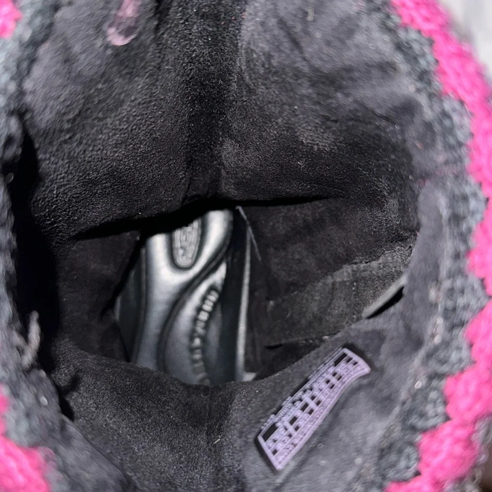 Keen Boots Womens Size 8.5 Black Suede Knit Cuff Flat Waterproof Grey Pink 63035 - Picture 6 of 8